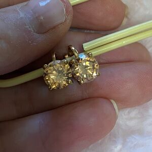 Stunning VTG Earrings clip on amber stone